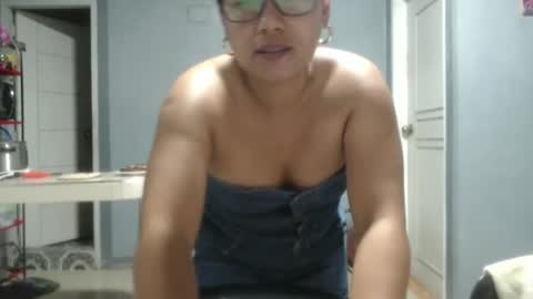 Snapshot of lovelyquey chatting on February 20, 2025, 10:15 pm Angelquey online show from February 20, 2025, 10:15 pm