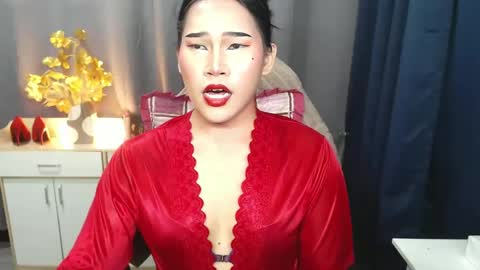 STWEET LINA online show from February 2, 2025, 3:28 pm