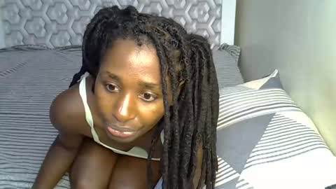 lovelytin online show from October 31, 2025, 8:10 pm