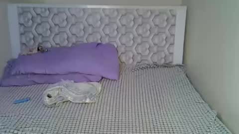 lovelytin online show from January 11, 2026, 6:57 pm