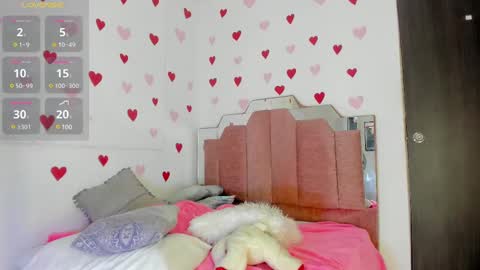 L O V E  online show from February 19, 2025, 11:38 am