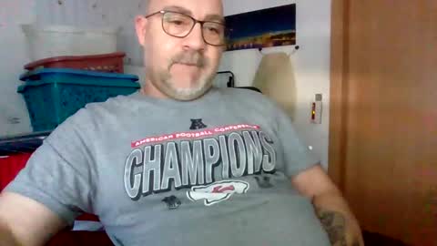 lover010983 online show from February 5, 2026, 11:37 am