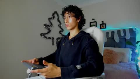 loverboy8_ online show from December 12, 2024, 2:26 am