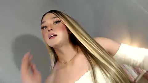 Snapshot of lovers_moon22 chatting on January 18, 2025, 2:47 am lovers moon22 online show from January 18, 2025, 2:47 am