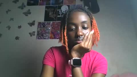 Snapshot of lovers_oncam chatting on May 4, 2026, 12:01 pm RedJoy online show from May 4, 2026, 12:01 pm
