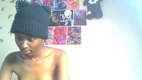 Snapshot of lovers_oncam chatting on May 14, 2026, 10:55 am RedJoy online show from May 14, 2026, 10:55 am