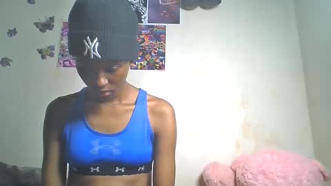 Snapshot of lovers_oncam chatting on May 23, 2026, 4:39 am RedJoy online show from May 23, 2026, 4:39 am