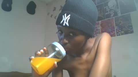 Snapshot of lovers_oncam chatting on May 25, 2026, 10:21 am RedJoy online show from May 25, 2026, 10:21 am