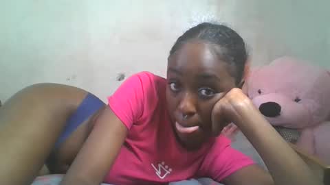 Snapshot of lovers_oncam chatting on May 26, 2026, 12:12 pm RedJoy online show from May 26, 2026, 12:12 pm