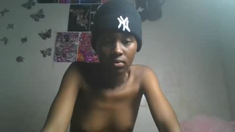 Snapshot of lovers_oncam chatting on May 27, 2026, 4:20 am RedJoy online show from May 27, 2026, 4:20 am