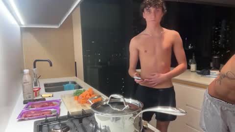 Snapshot of loves_leo chatting on September 29, 2025, 1:16 pm Leo Loves online show from September 29, 2025, 1:16 pm