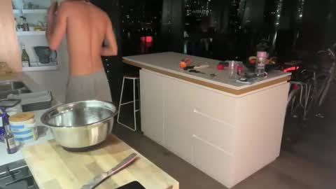 Snapshot of loves_leo chatting on February 15, 2026, 11:52 am Leo Loves online show from February 15, 2026, 11:52 am