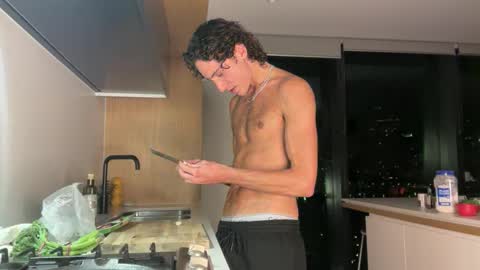 Snapshot of loves_leo chatting on February 23, 2026, 12:46 pm Leo Loves online show from February 23, 2026, 12:46 pm