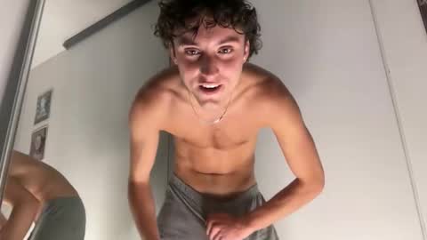 Snapshot of loves_leo chatting on March 20, 2026, 3:11 am Leo Loves online show from March 20, 2026, 3:11 am