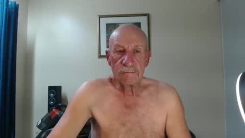 Snapshot of lovesblackazz chatting on April 18, 2026, 8:18 am Lovesblackazz online show from April 18, 2026, 8:18 am