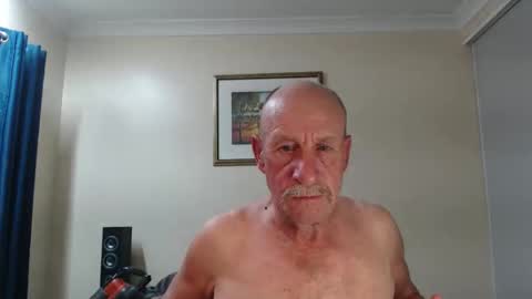 Snapshot of lovesblackazz chatting on April 24, 2026, 10:28 am Lovesblackazz online show from April 24, 2026, 10:28 am