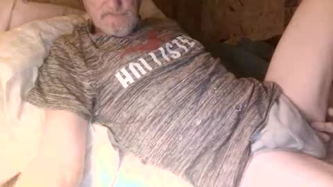 just here to have fun and cum online show from December 4, 2025, 11:52 am