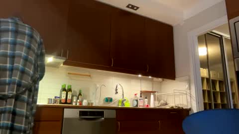 loveshine_ online show from December 23, 2024, 7:49 am