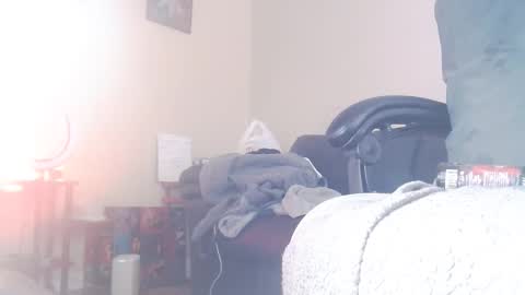 lovetobeused online show from December 1, 2025, 5:18 pm