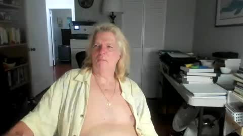 Snapshot of lovestylistwomen chatting on June 24, 2026, 10:36 am Michael online show from June 24, 2026, 10:36 am
