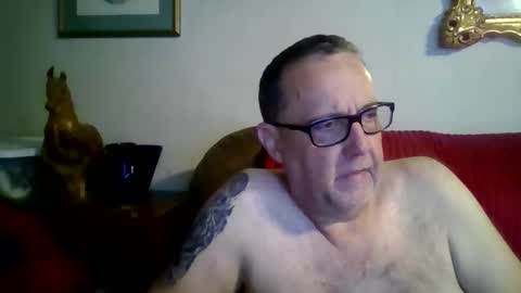 lovesummer69 online show from April 17, 2026, 2:25 am
