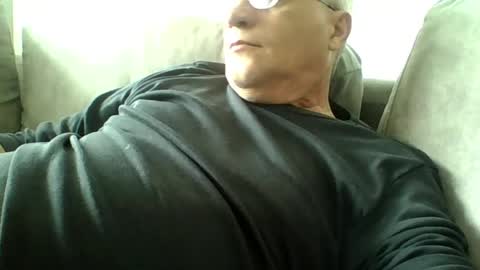 lovetightass online show from April 18, 2026, 12:20 pm