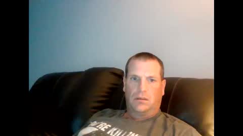 lovetocum37 online show from October 6, 2025, 4:48 pm