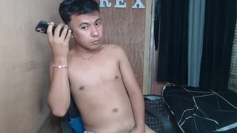 lovetosuckxox online show from April 17, 2026, 2:31 pm