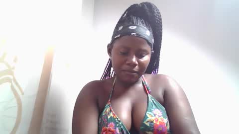 lovie_paula online show from October 13, 2025, 7:19 am
