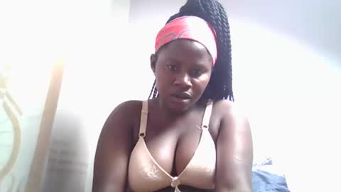 lovie_paula online show from October 14, 2025, 7:31 am