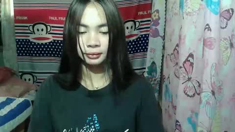 Snapshot of loving_rhean chatting on May 18, 2026, 1:45 am loving_rhean online show from May 18, 2026, 1:45 am