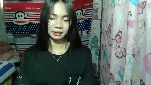 Snapshot of loving_rhean chatting on May 18, 2026, 7:25 am loving_rhean online show from May 18, 2026, 7:25 am