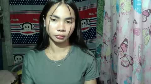 Snapshot of loving_rhean chatting on May 19, 2026, 4:02 pm loving_rhean online show from May 19, 2026, 4:02 pm
