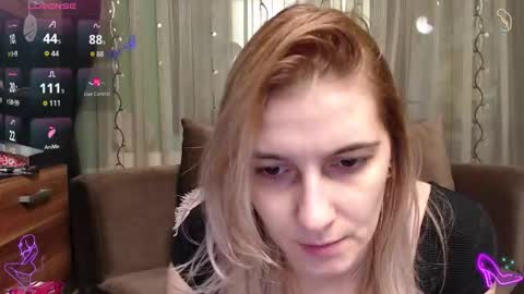 Antonia online show from November 24, 2025, 7:08 am