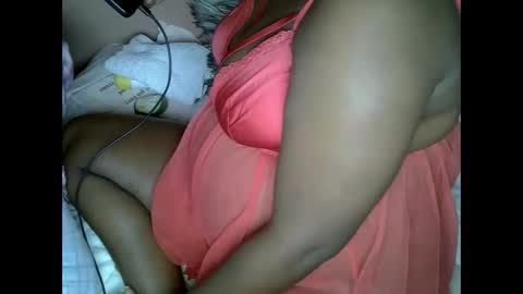 lowenyangvalentine online show from November 25, 2025, 2:44 am