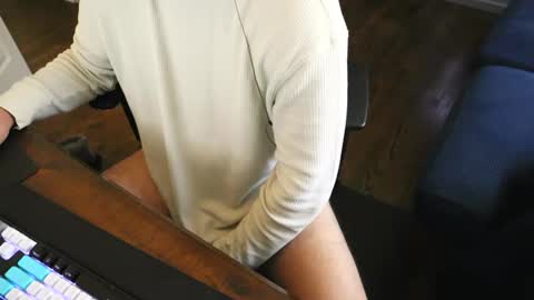 Lee online show from December 2, 2024, 6:43 pm