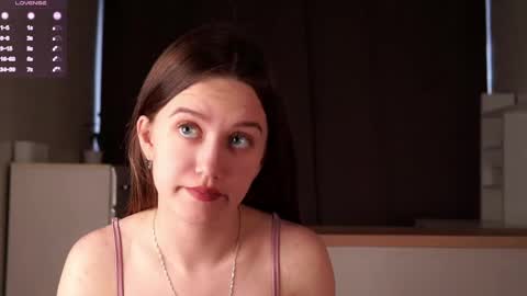 Snapshot of lowmenow chatting on April 27, 2026, 12:03 pm Amelia online show from April 27, 2026, 12:03 pm