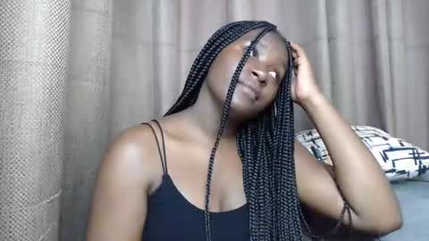 loyalcutie online show from December 7, 2024, 7:05 am