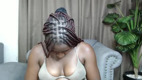 loyalcutie online show from January 18, 2025, 8:20 am