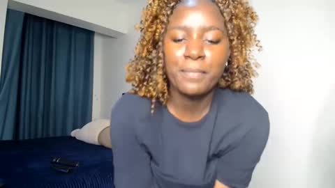 Snapshot of loyalcutie chatting on June 4, 2026, 1:39 pm loyalcutie online show from June 4, 2026, 1:39 pm