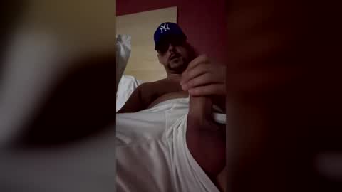 Snapshot of lpolo22 chatting on July 28, 2026, 11:15 pm Sexy Hot Hairy Man online show from July 28, 2026, 11:15 pm