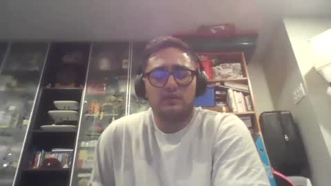 Snapshot of lpop81020 chatting on May 6, 2026, 8:25 pm lpop81020 online show from May 6, 2026, 8:25 pm