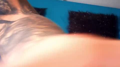 lu_pink online show from October 28, 2025, 1:03 pm