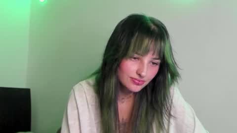 Snapshot of luaar_moon chatting on March 25, 2026, 9:21 pm Jenn online show from March 25, 2026, 9:21 pm