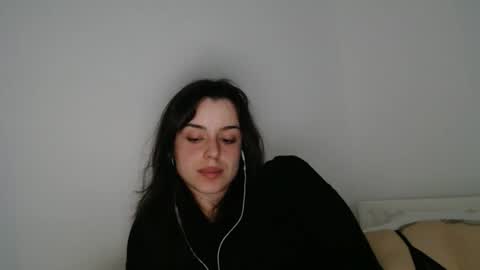 luana online show from November 7, 2025, 10:43 pm