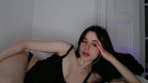 luana online show from April 13, 2026, 9:31 pm