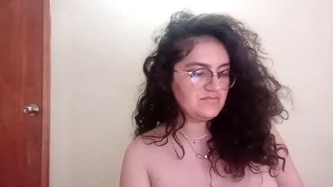 luanapowerful online show from July 12, 2026, 2:35 am