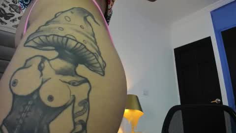 Snapshot of luankakozlov chatting on March 4, 2026, 9:32 pm LuankaKozlov online show from March 4, 2026, 9:32 pm