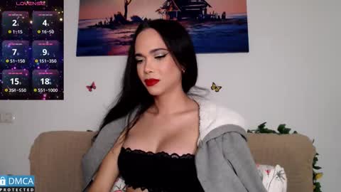 luara_ online show from December 3, 2025, 11:03 pm