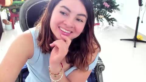 luara__01__lecat_1 online show from December 2, 2025, 6:14 pm